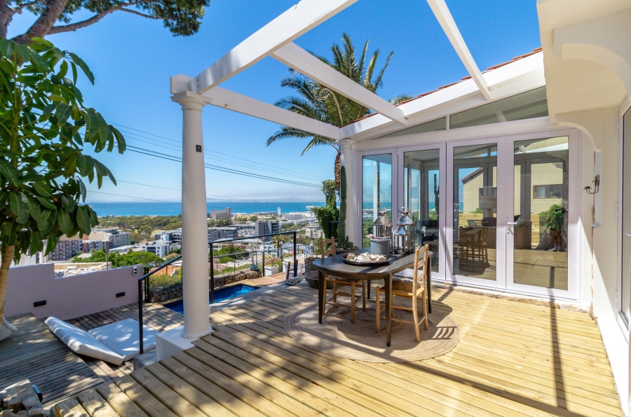 3 Bedroom Property for Sale in Green Point Western Cape